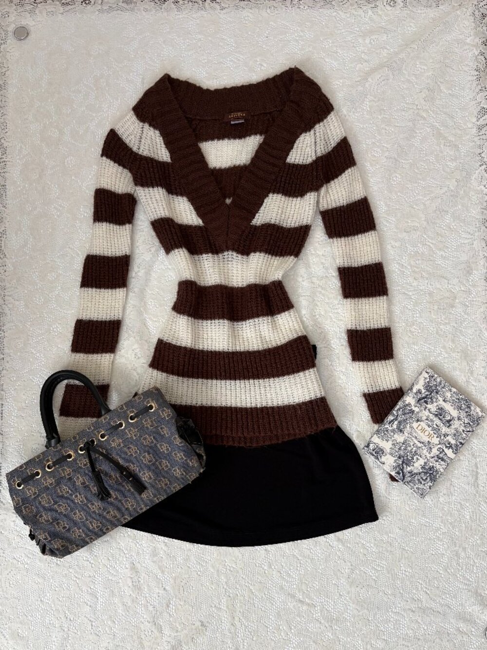 Vintage V Neck Arizona Jean Co Brown and White Striped Acrylic Sweater X Small